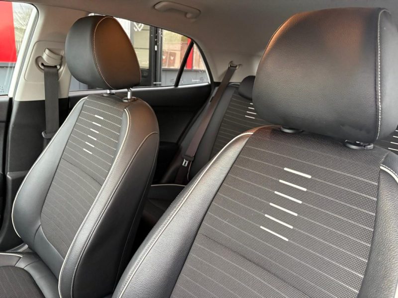 KIA Rio 101ch GT Line 🚗📱 82 000 km 📋 Apple Carplay / Caméra 🔄 Reprise ✅ Garantie