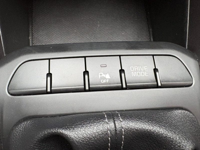 KIA Rio 101ch GT Line 🚗📱 82 000 km 📋 Apple Carplay / Caméra 🔄 Reprise ✅ Garantie