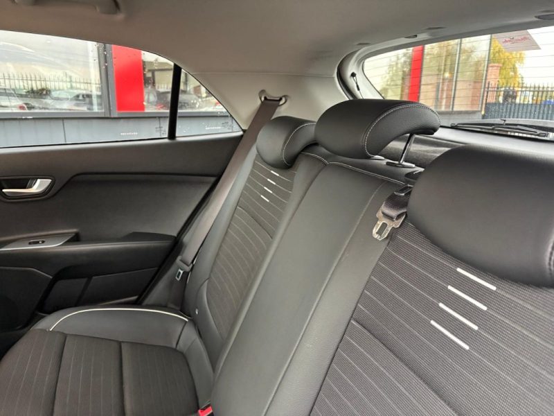 KIA Rio 101ch GT Line 🚗📱 82 000 km 📋 Apple Carplay / Caméra 🔄 Reprise ✅ Garantie