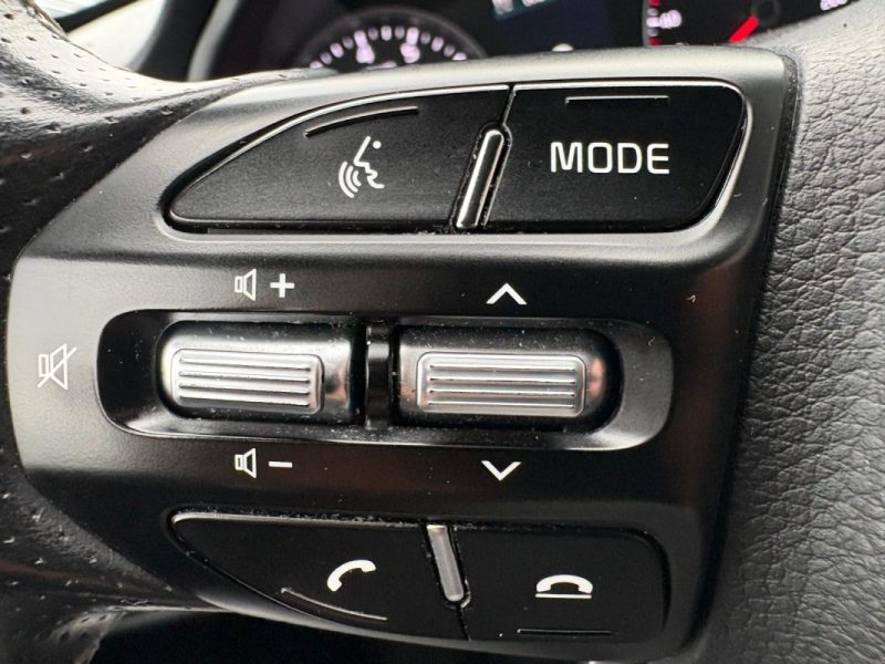 KIA Rio 101ch GT Line 🚗📱 82 000 km 📋 Apple Carplay / Caméra 🔄 Reprise ✅ Garantie