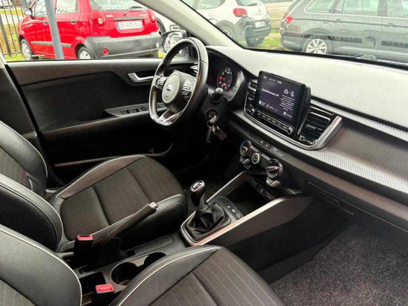 KIA Rio 101ch GT Line 🚗📱 82 000 km 📋 Apple Carplay / Caméra 🔄 Reprise ✅ Garantie