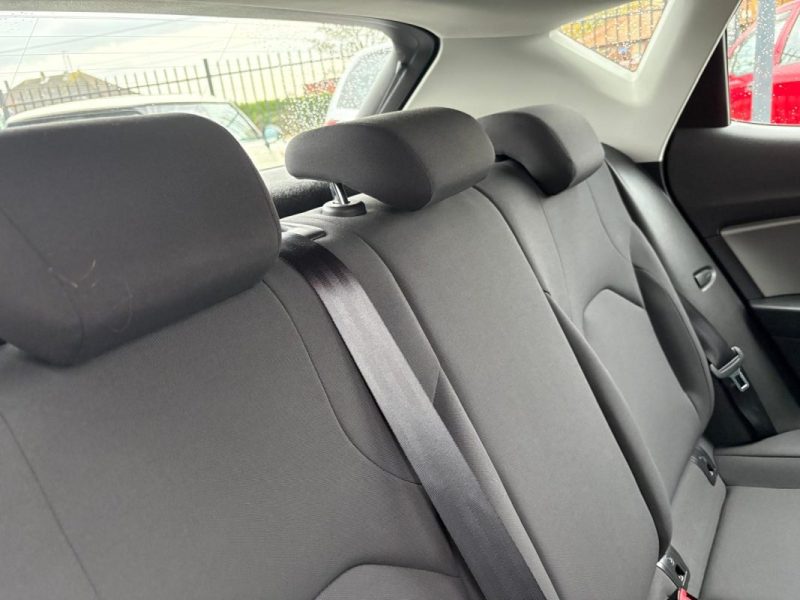 SEAT LEON 1.2 TSI 110CH REFERENCE - 📱 Bluetooth - ❄️ Climatisation - ✅ Reprise possible 