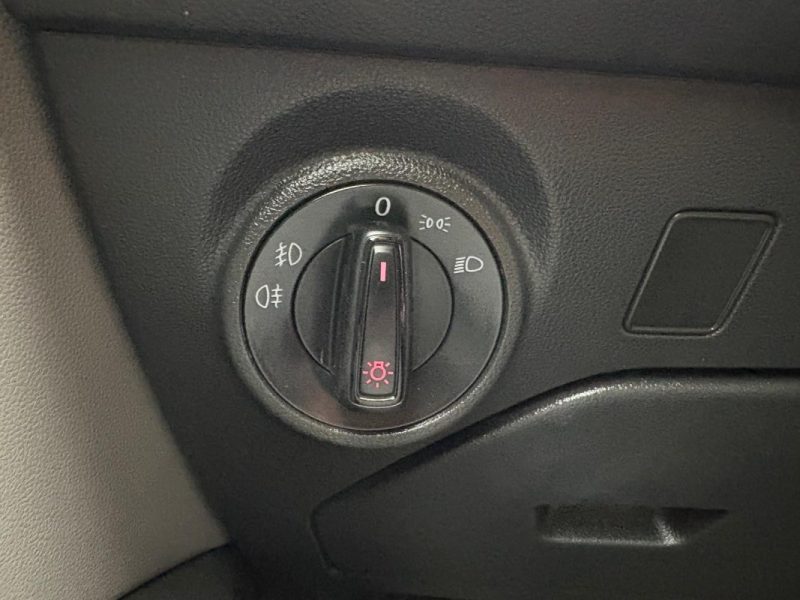 SEAT LEON 1.2 TSI 110CH REFERENCE - 📱 Bluetooth - ❄️ Climatisation - ✅ Reprise possible 