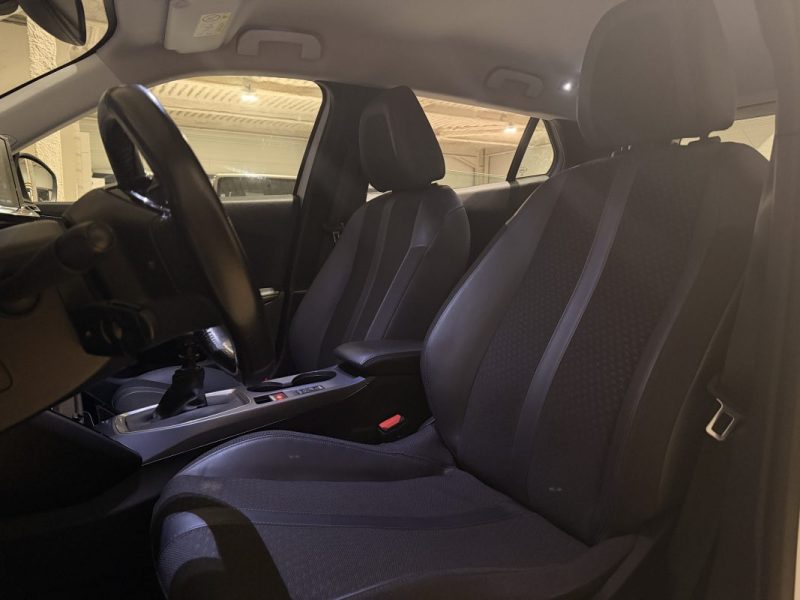 Peugeot 2008 1.5 L BLUE HDi - 100ch - BVM - 2020 - CarPlay - Caméra de recul 