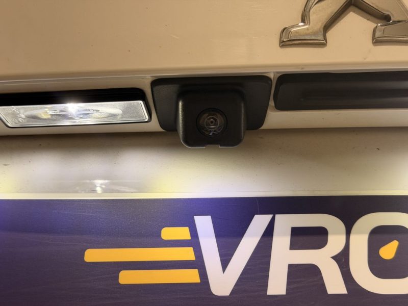 Peugeot 2008 / Diesel / Apple CarPlay / Caméra de recul / 2020 / 110 000 km /1,5 L Blue HDI / 100 ch