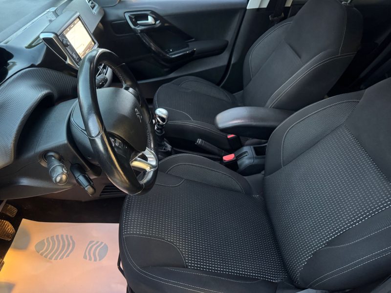 PEUGEOT 208 I 1.2 THP 110 Cv TECH EDITION