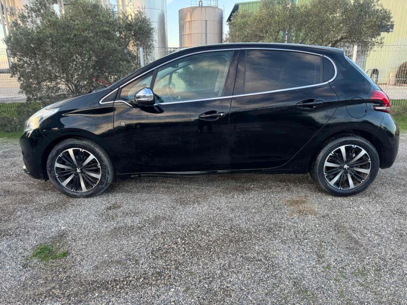 PEUGEOT 208 I 1.2 THP 110 Cv TECH EDITION