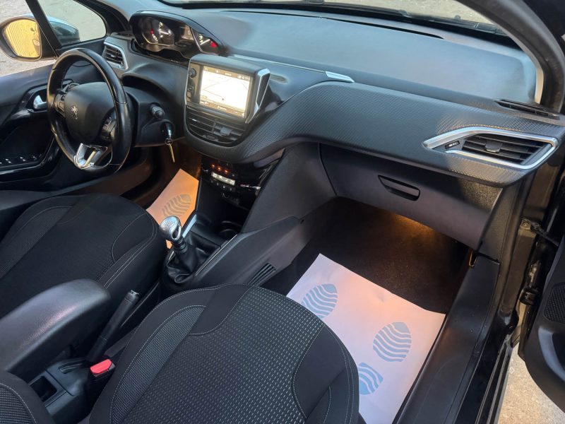 PEUGEOT 208 I 1.2 THP 110 Cv TECH EDITION