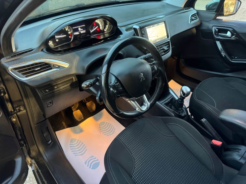 PEUGEOT 208 I 1.2 THP 110 Cv TECH EDITION