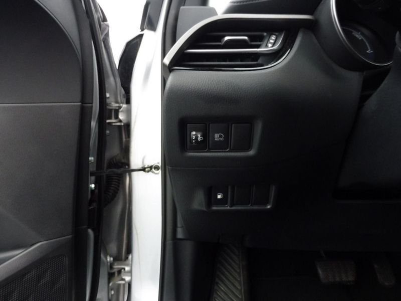 Toyota C-HR 1.8 e-cvt 125hbusiness edition