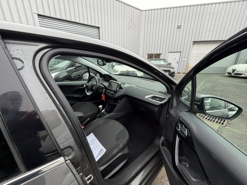 PEUGEOT 208 1.2 110CH TECH EDITION  ALLURE S&S 5P Garantie