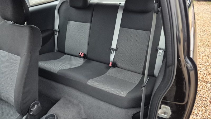 OPEL CORSA 1.2 I 80 CH ESSENTIA 