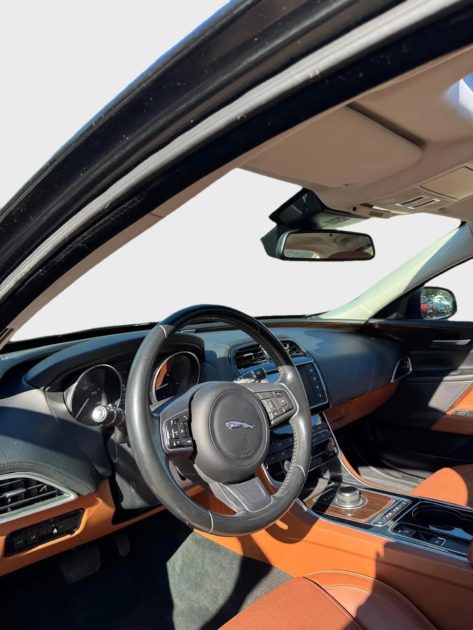 JAGUAR XE 2.0D PORTFOLIO BVA8