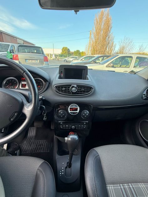 RENAULT CLIO III 1.6 16V 110CH XV DE FRANCE BVA 2012