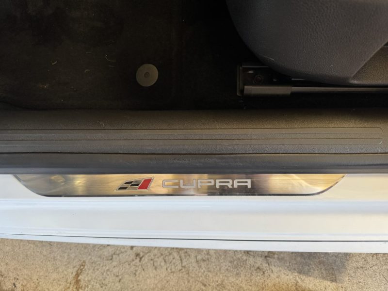 SEAT LEON 2.0 CUPRA PERFORMANCE 300CV ENTRETIEN AVEC FACTURES
