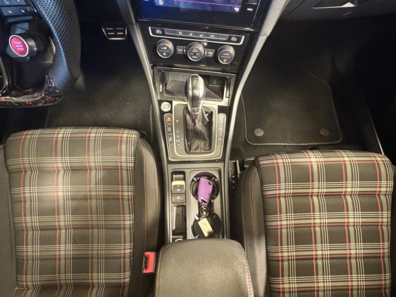 VOLKSWAGEN GOLF VII 2.0 TSI 245cv GTI PERFORMANCE DSG7 - TOIT OUVRANT - 105 000klm 