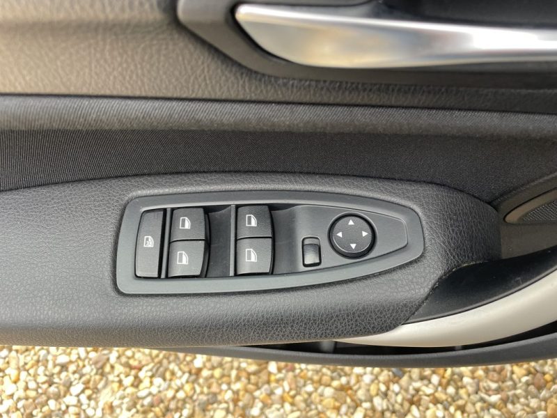 B.M.W. SERIE 1 114D 95CH SPORT 5P 2016