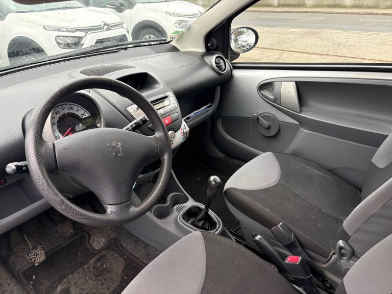 PEUGEOT 107 1.0I - 12V 2011
