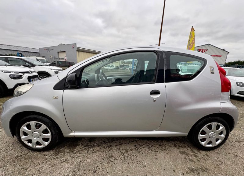 PEUGEOT 107 