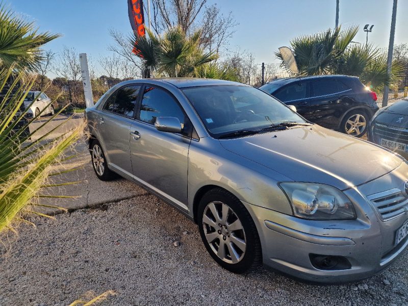 TOYOTA AVENSIS 126 D-4D LINEA TERRA 2008