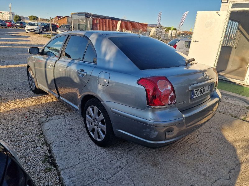 TOYOTA AVENSIS 126 D-4D LINEA TERRA 2008