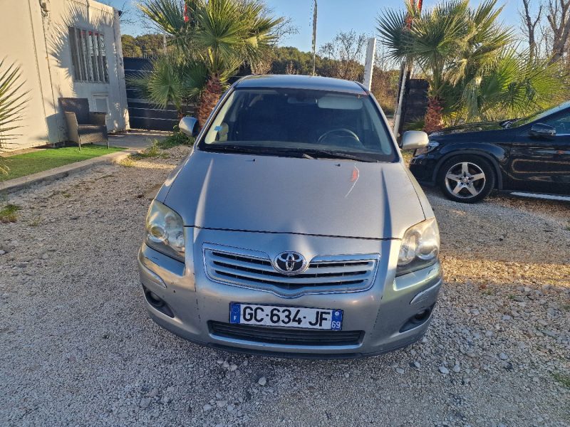TOYOTA AVENSIS 126 D-4D LINEA TERRA 2008