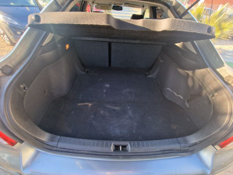 TOYOTA AVENSIS 126 D-4D LINEA TERRA 2008