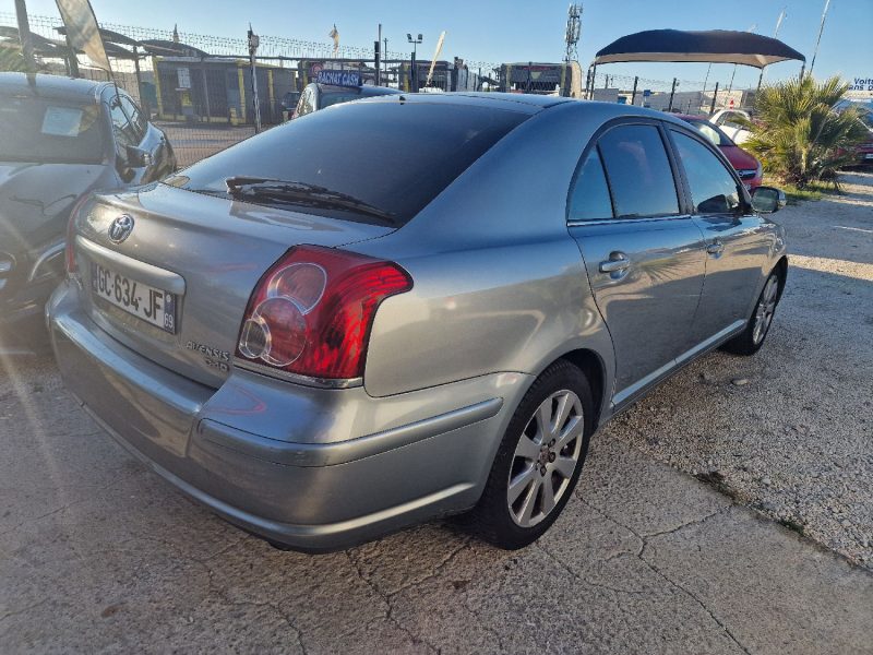 TOYOTA AVENSIS 126 D-4D LINEA TERRA 2008