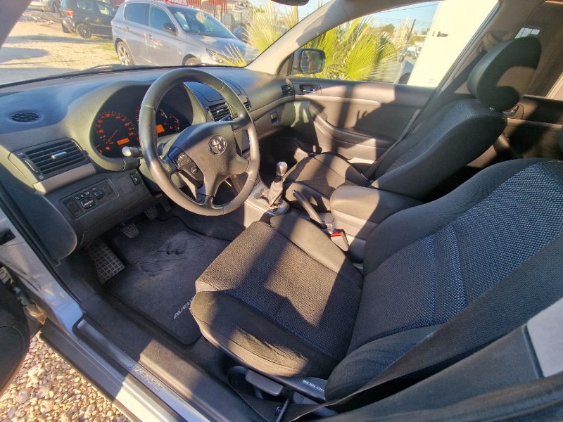 TOYOTA AVENSIS 126 D-4D LINEA TERRA 2008