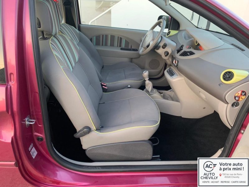 RENAULT TWINGO II 1.2 LEV 16V 75