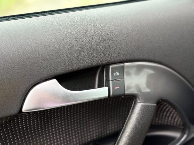 Audi A3 2.0 TDI 140 ch Ambition DPF – Clim Auto – Régulateur – Révisée & Garantie 6 mois