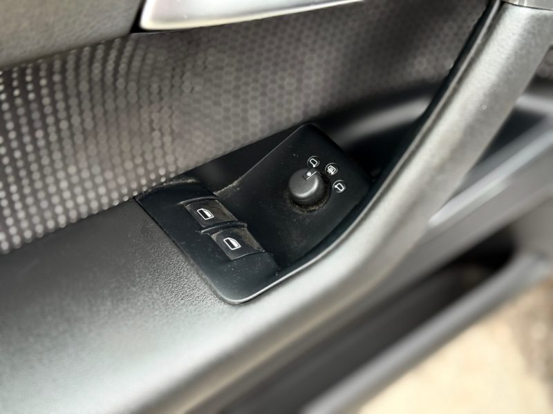 Audi A3 2.0 TDI 140 ch Ambition DPF – Clim Auto – Régulateur – Révisée & Garantie 6 mois