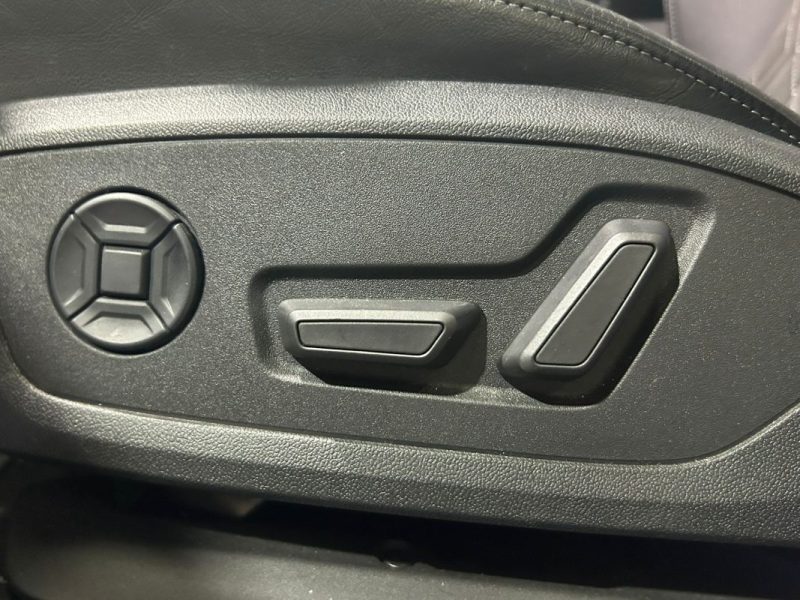 AUDI A3 SB 40 TFSI-E 204 S TRONIC / S LINE / CARPLAY / TOIT OUVRANT / PACK LED / SIEGE CHAUFFANT 