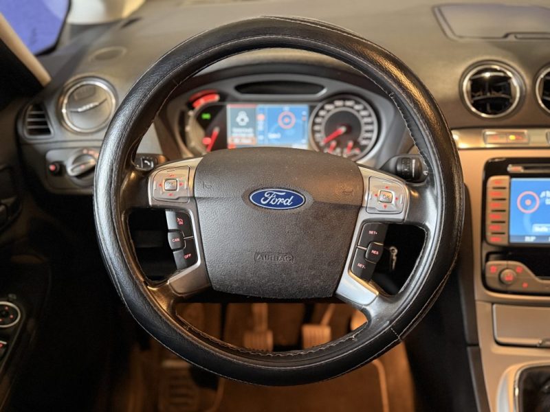 FORD S-MAX - 2.2 TDCI - 175 ch - BVM - 2019 - 5 PLACES - Power Shift Titanium - ATTELAGE 