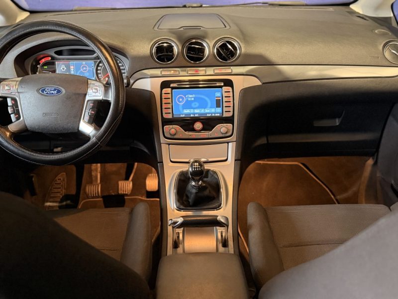 FORD S-MAX - 2.2 TDCI - 175 ch - BVM - 2019 - 5 PLACES - Power Shift Titanium - ATTELAGE 