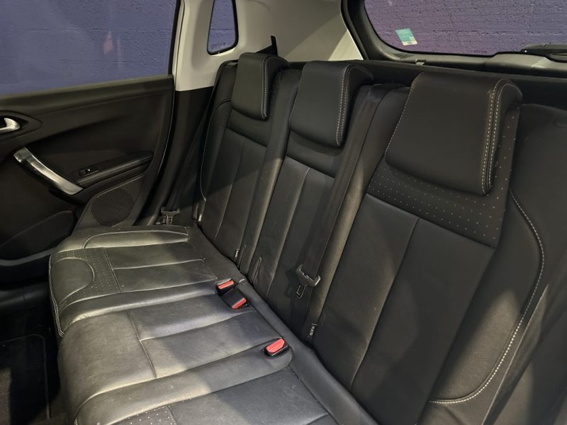 PEUGEOT 2008 1.6 BlueHDi 120ch Urban Cross - KIT DISTRI NEUF