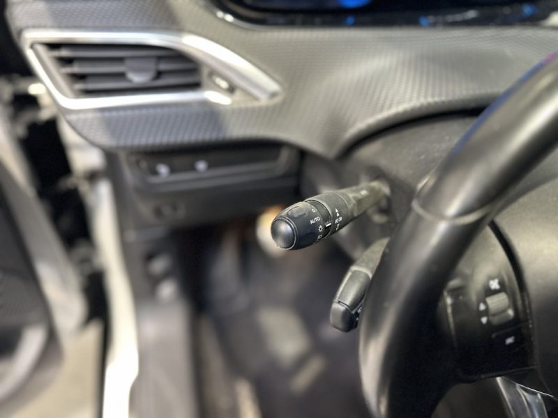 PEUGEOT 2008 1.6 BlueHDi 120ch Urban Cross - KIT DISTRI NEUF