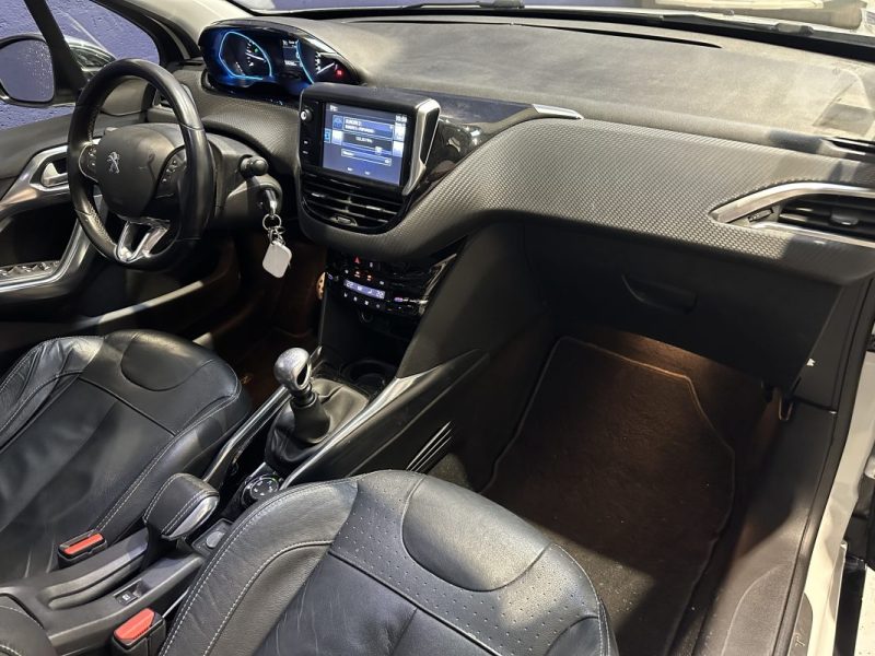 PEUGEOT 2008 1.6 BlueHDi 120ch Urban Cross - KIT DISTRI NEUF