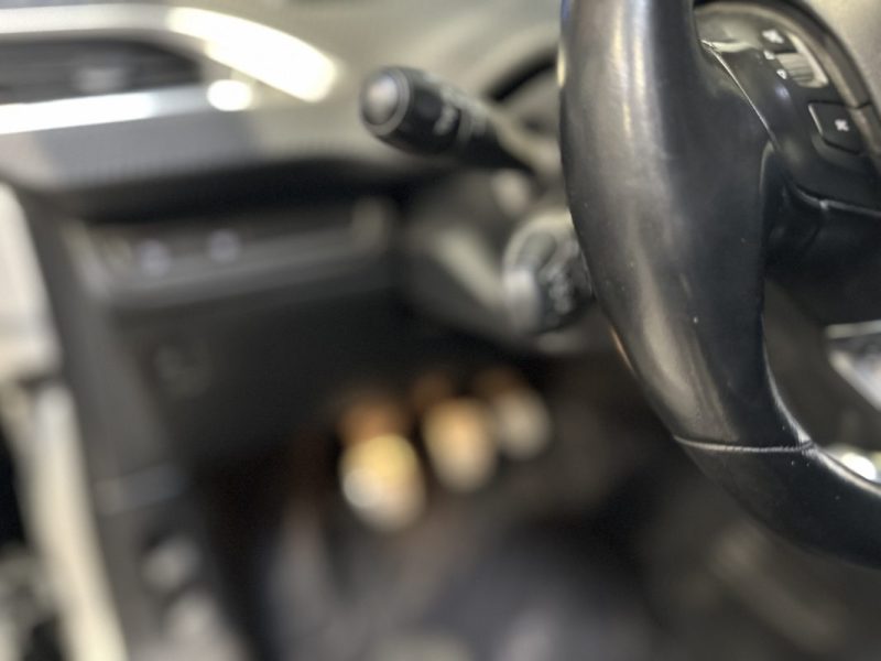 PEUGEOT 2008 1.6 BlueHDi 120ch Urban Cross - KIT DISTRI NEUF