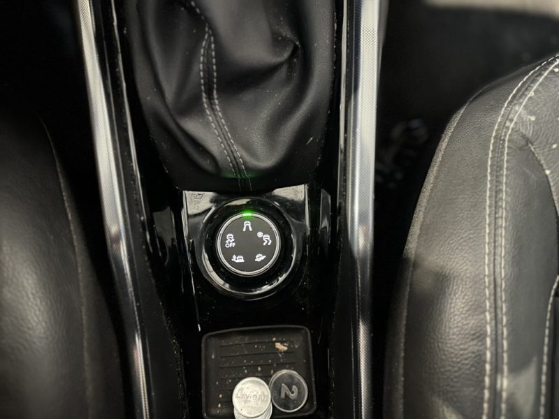 PEUGEOT 2008 1.6 BlueHDi 120ch Urban Cross - KIT DISTRI NEUF