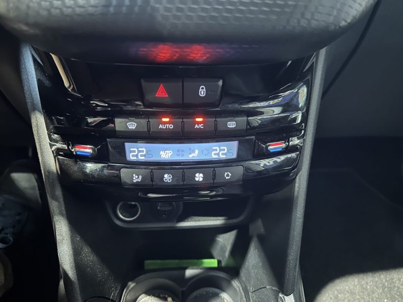 PEUGEOT 2008 1.6 BlueHDi 120ch Urban Cross - KIT DISTRI NEUF