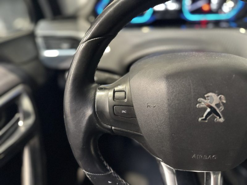 PEUGEOT 2008 1.6 BlueHDi 120ch Urban Cross - KIT DISTRI NEUF