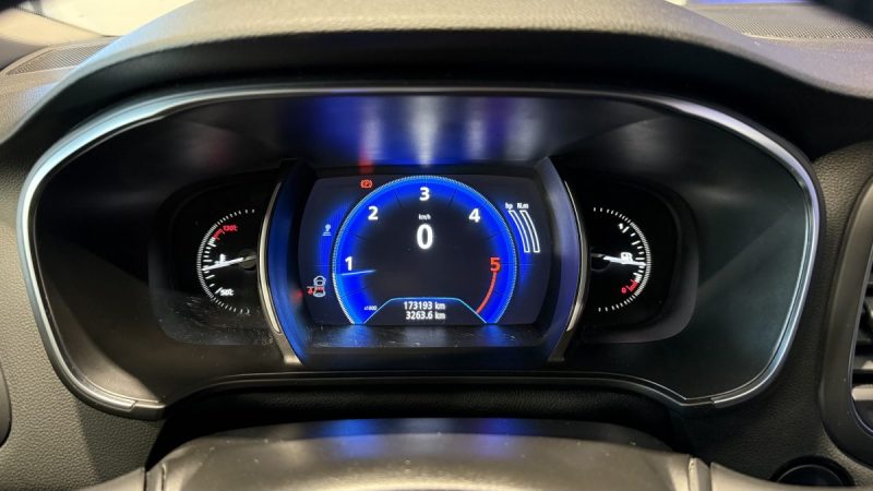 Renault Mégane 4 1.5 dCi 110ch Zen  - Jantes diamantées 17" - Attelage - Aide au maintien de voie