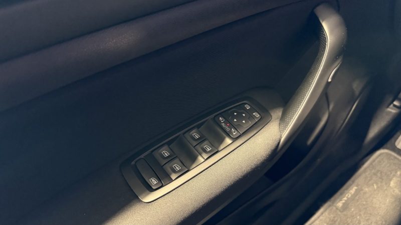 Renault Mégane 4 1.5 dCi 110ch Zen  - Jantes diamantées 17" - Attelage - Aide au maintien de voie