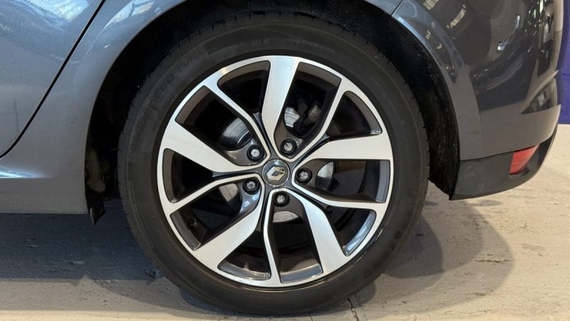 Renault Mégane 4 1.5 dCi 110ch Zen  - Jantes diamantées 17" - Attelage - Aide au maintien de voie