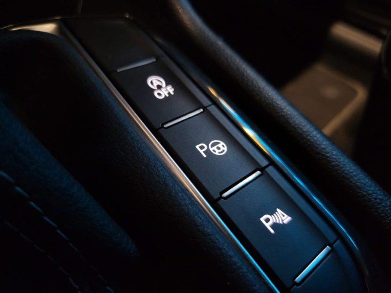 VOLKSWAGEN TIGUAN R LINE 1.5 TSI 150CH DSG7 / TOIT OUVRANT + SUIVIE VW + VOLANT ET SIEGES CHAUFFANTS /