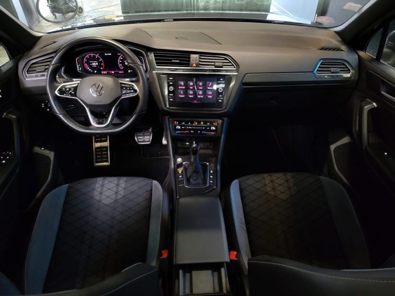 VOLKSWAGEN TIGUAN R LINE 1.5 TSI 150CH DSG7 / TOIT OUVRANT + SUIVIE VW + VOLANT ET SIEGES CHAUFFANTS /