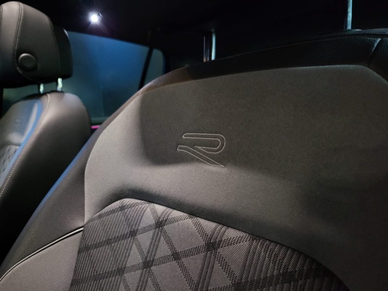 VOLKSWAGEN TIGUAN R LINE 1.5 TSI 150CH DSG7 / TOIT OUVRANT + SUIVIE VW + VOLANT ET SIEGES CHAUFFANTS /