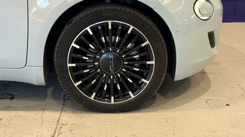 Fiat 500c e 118CH - LA PRIMA - 2020- Appel car Play - intérieur  cuir - Phare full led 