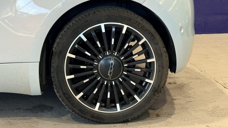 Fiat 500c e 118CH - LA PRIMA - 2020- Appel car Play - intérieur  cuir - Phare full led 